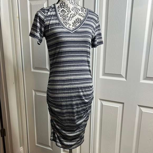 Michael Stars Dresses & Skirts - Michael Stars Navy Gray Striped Maternity Dress M Ruched Sides